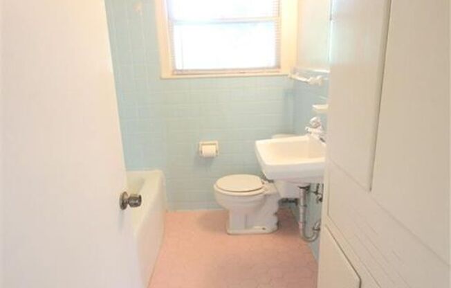 3 beds, 1 bath, $1,950