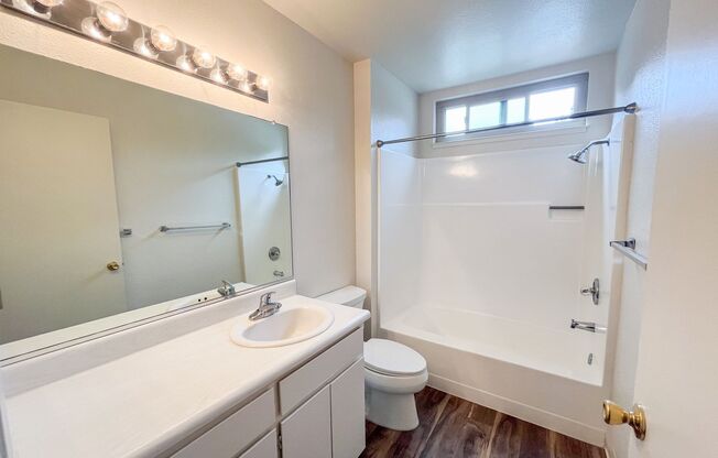 1 bed, 1 bath, 605 sqft, $1,225, Unit 19