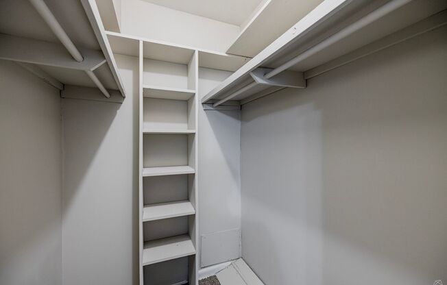 1 bed, 1 bath, 672 sqft, $1,100, Unit 2010-02