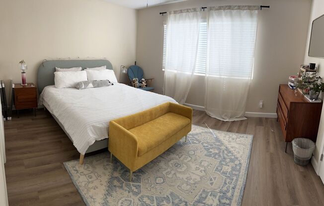 Natomas Park, spacious 3 bedroom with large back yard!