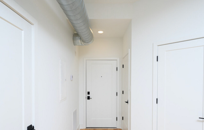 Studio, 1 bath, 443 sqft, $1,195, Unit 104