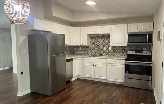101 FORESTVIEW CIR