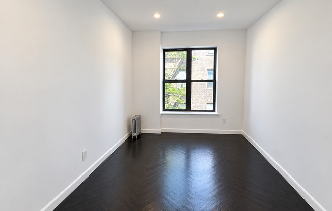 2 beds, 1 bath, 800 sqft, $3,300, Unit 16