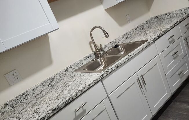 3 beds, 1 bath, 1,040 sqft, $1,895, Unit G04