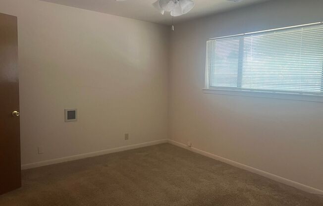 1 bed, 1 bath, 800 sqft, $970, Unit D08 Manor