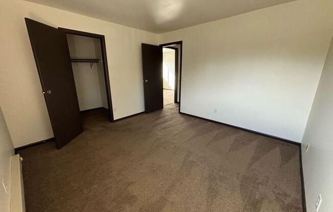 2 beds, 1 bath, $1,350, Unit 5