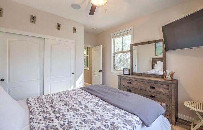 3 beds, 3 baths, $6,995