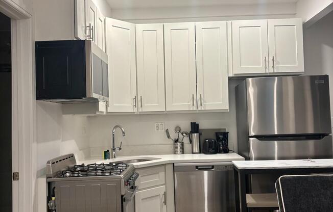 Studio, 1 bath, $4,600, Unit 8E
