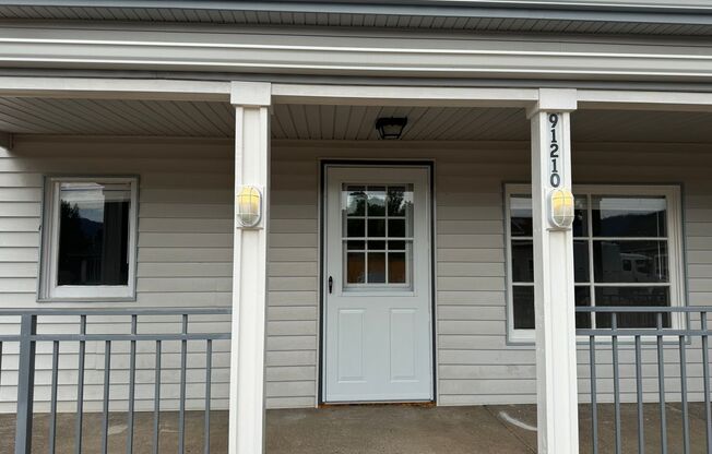 Updated 3 bedroom 2 bathroom duplex in historic Coburg!