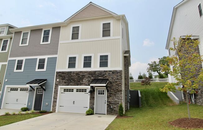 Large 3 level large end unit townhome with a garage!  Over 2100 sq. ft!  Located right by Sentara and near JMU and downtown!
