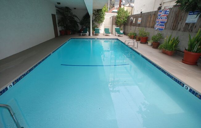 Hamel Granada Apartments..Gorgeous Apartment Available...CALL NOW!
