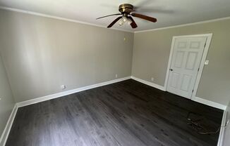 3 beds, 1 bath, $950