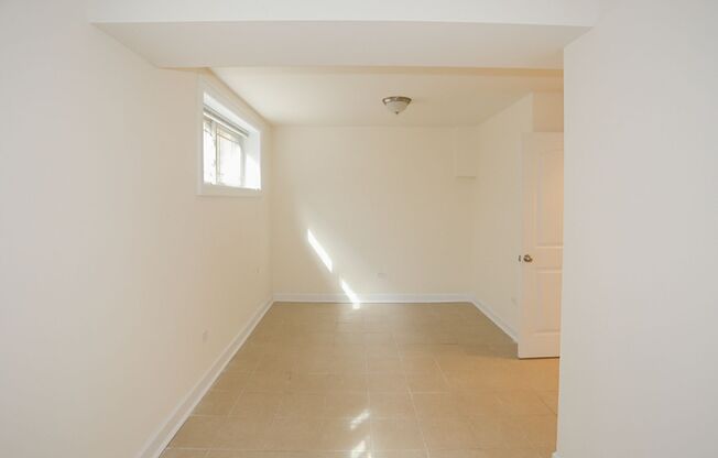 2 beds, 2 baths, 1,140 sqft, $3,150, Unit 3814S-1E