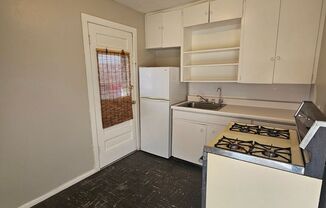 2 beds, 1 bath, $650