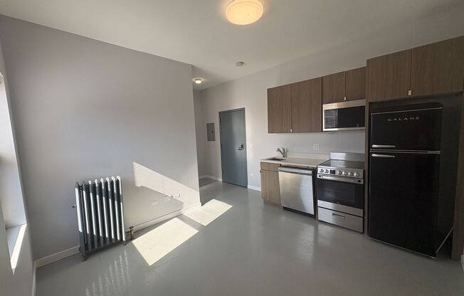 1 bed, 1 bath, $1,450, Unit 316