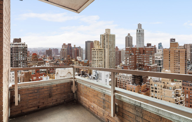 30 E 85 ST
