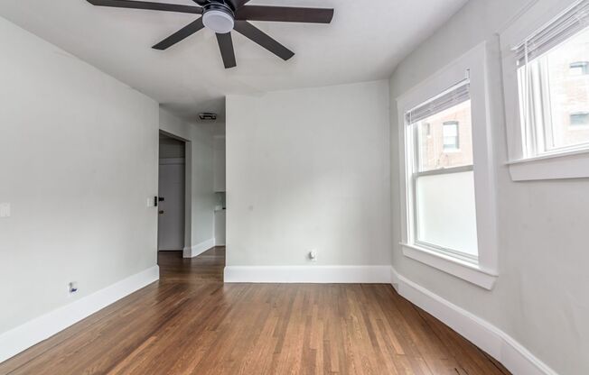 Just Renovated! Washington Square - Close to T / Star Market