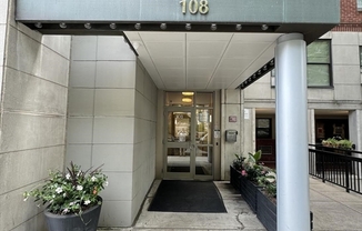 2 beds, 1 bath, 818 sqft, $3,600, Unit 55k