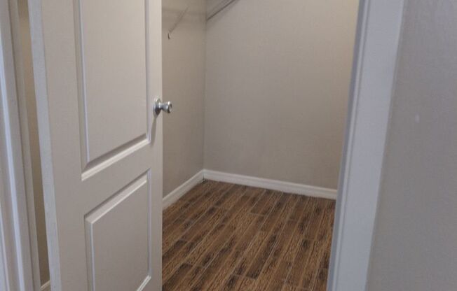 1 bed, 1 bath, 900 sqft, $1,150, Unit 76