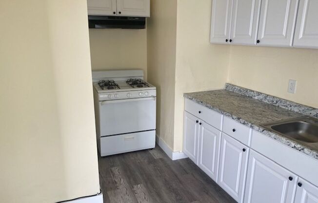 1 bed, 1 bath, 603 sqft, $1,650, Unit A