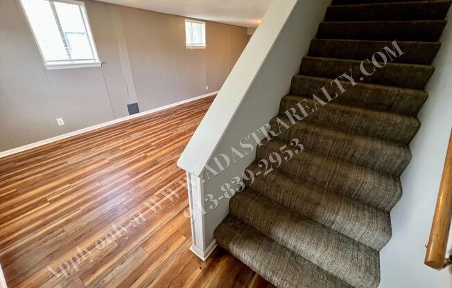 Updated 2 Bed 1 Bath Overland Park Duplex-Available NOW!!!