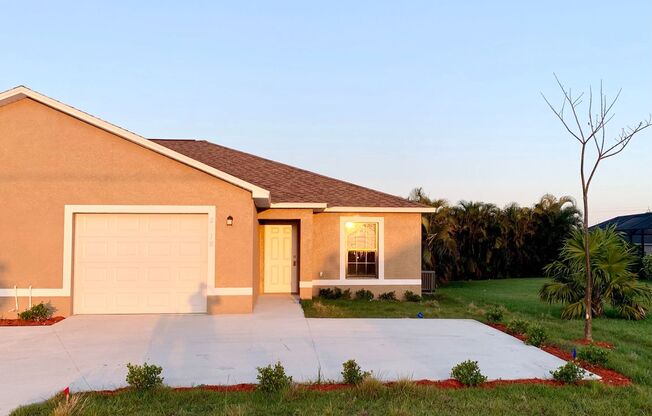 Like New DUPLEX 3 bedroom, 2 bath, 1 car garage