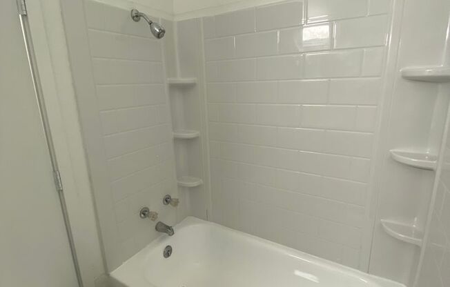 2 beds, 1.5 baths, 980 sqft, $1,200, Unit 6838-5