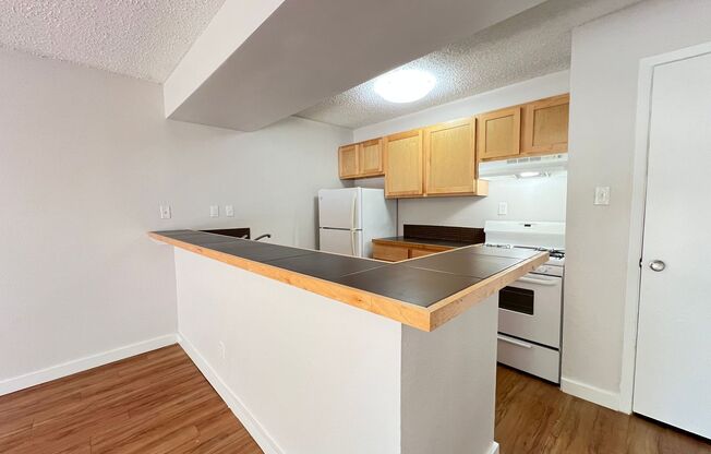 Studio, 1 bath, 575 sqft, $1,099, Unit OCR-121
