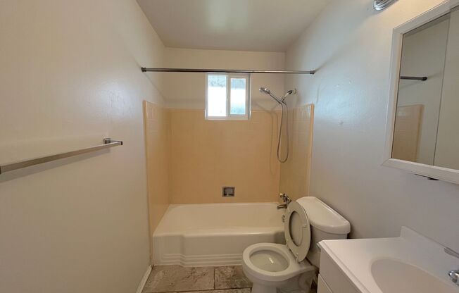 2 beds, 1 bath, $1,200, Unit A