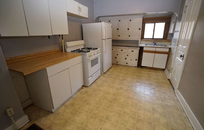 1 bed, 1 bath, $1,000, Unit 542D #1