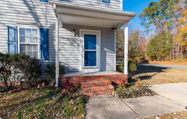 Charming 3-Bed, 2.5-Bath Home with New Roof & Spacious Yard Near Trails and Shopping