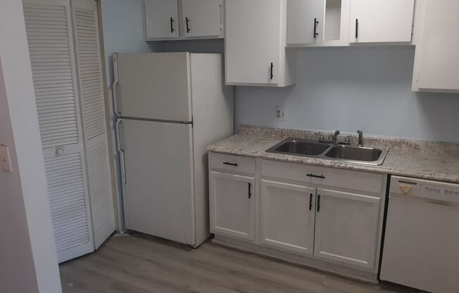 2 beds, 2 baths, $995