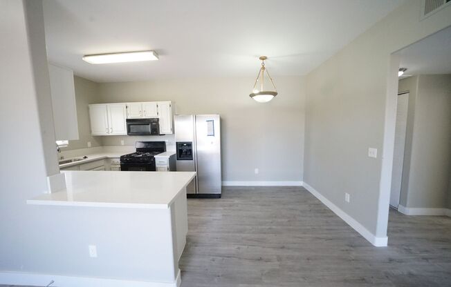 2 beds, 2 baths, $1,395, Unit Building 7 -Clark County-
