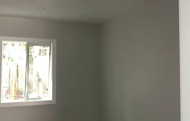 11818 S MAIN LLC