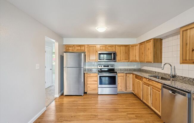 912 Kelly Place