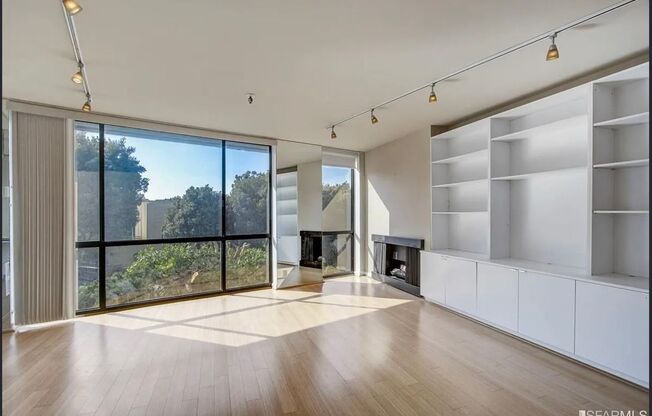 1 Bed/1 Bath In Pacific Heights with Parking and Roof Deck