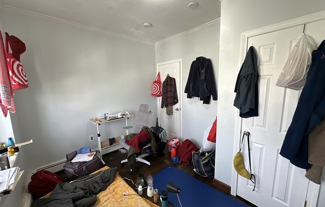 4 beds, 1.5 baths, 1,300 sqft, $3,900, Unit 10