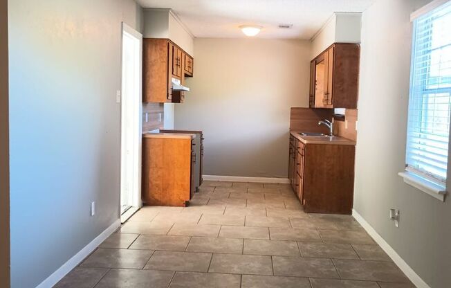 Move in ready in 77708! Nice 3 bedroom, 2 bath