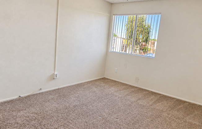 2 beds, 1 bath, 925 sqft, $2,100, Unit 430-J