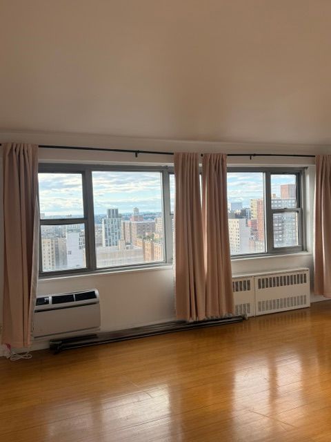 100 W 93 ST