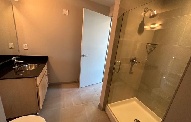 1 bed, 1 bath, 702 sqft, $1,580, Unit 604