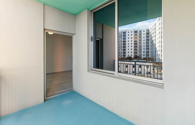 2 beds, 2 baths, $2,795, Unit Unit 1013