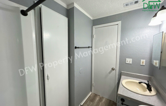 2 beds, 1 bath, $1,025