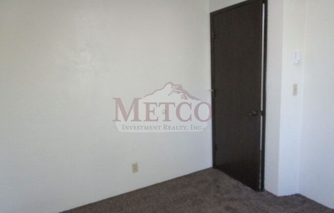 2 beds, 1 bath, 774 sqft, $1,150, Unit 08