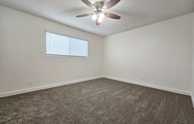 2 beds, 1 bath, 858 sqft, $2,095, Unit 084