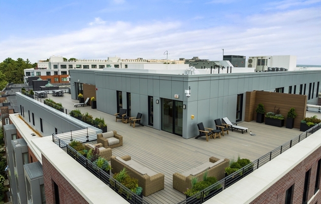 2 beds, 2 baths, 997 sqft, $4,600, Unit 402