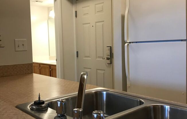 2 beds, 2 baths, 840 sqft, $1,875, Unit 4-0306