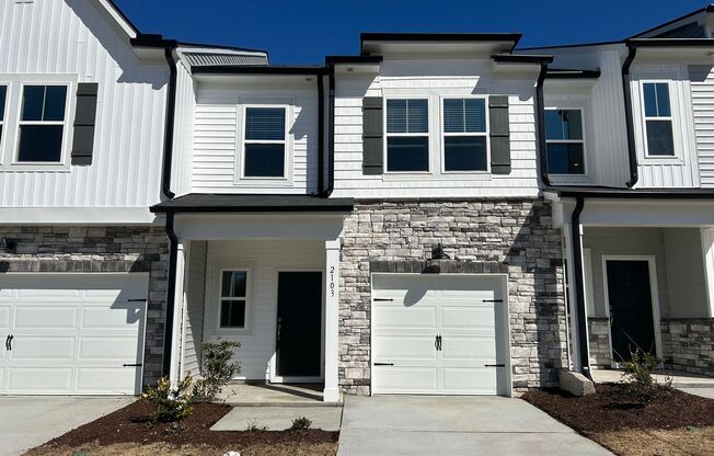 Spacious 3BR Townhome in Durham Near RTP, RDU & Downtown