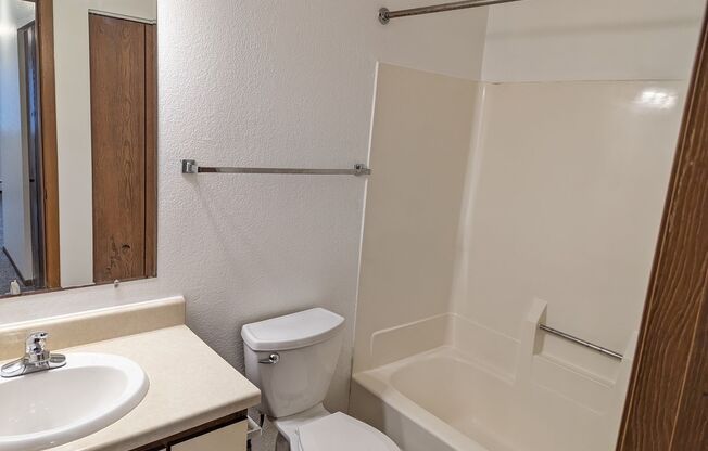 2 beds, 2 baths, 930 sqft, $1,050, Unit 240-105