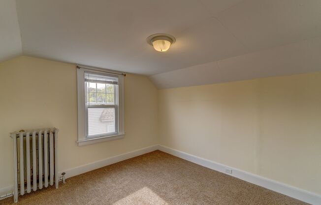 3 beds, 1 bath, 1,011 sqft, $2,100, Unit 28 Lester St - #2